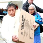 Inician reparto de pantallas digitales a beneficiarios de programas federales