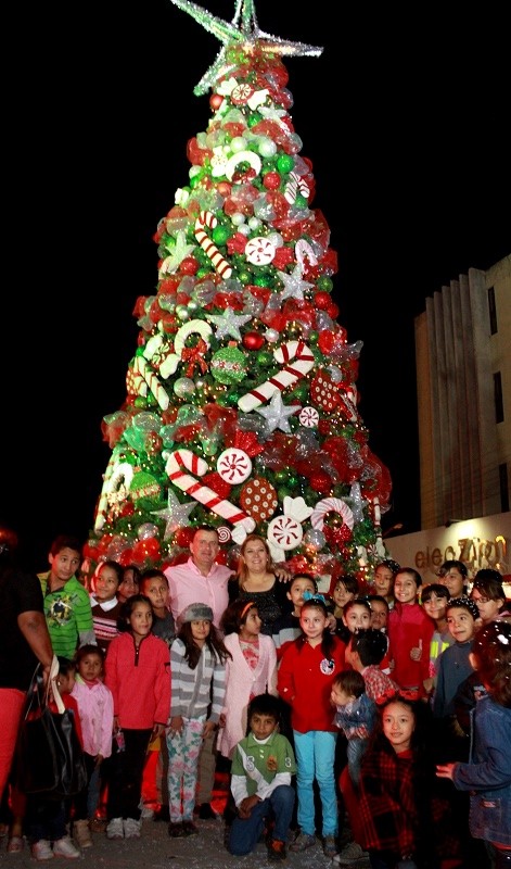 Pablo y Verónica invitan a disfrutar en familia las fiestas navideñas
