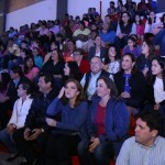 Asiste Gustavo Torres al show navideño en la pista de hielo "Unidos Podemos Más"