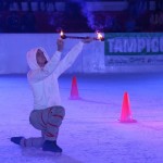Asiste Gustavo Torres al show navideño en la pista de hielo "Unidos Podemos Más"