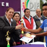 Premia Verónica a ganadores del 4º Torneo de Fútbol “Fuerza Joven”