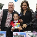 Conviven Gustavo Torres Salinas y su esposa Silvia Alcaraz con integrantes de los Consejos Vecinales