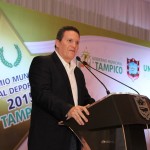 Entrega Ayuntamiento de Tampico Premio Municipal al Deporte 2015, al boxeador Raúl Curiel García