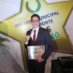 Entrega Ayuntamiento de Tampico Premio Municipal al Deporte 2015, al boxeador Raúl Curiel García