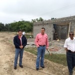 Constata Alcalde construcción de campo deportivo multifuncional
