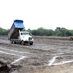 Constata Alcalde construcción de campo deportivo multifuncional