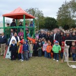 Entrega alcalde JLHC juegos infantiles Entrega alcalde JLHC juegos infantiles