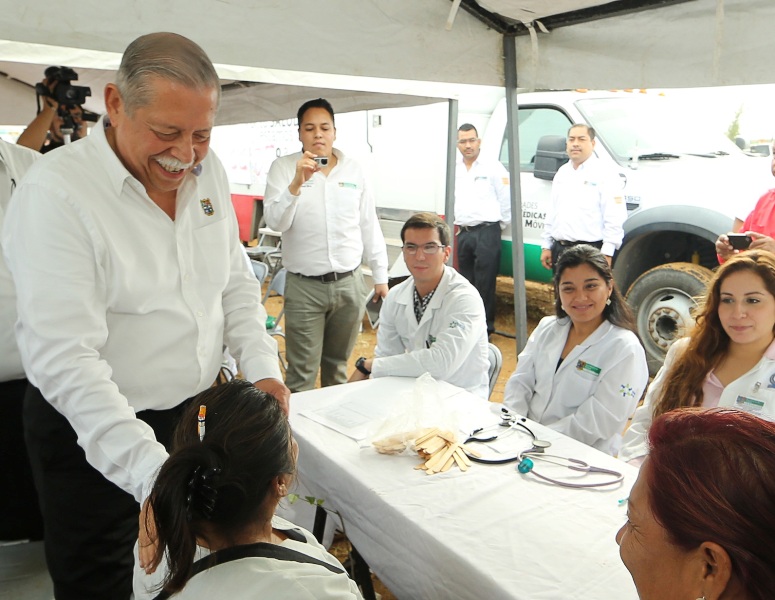 Aplican 222 mil dosis de vacunas contra la influenza a grupos de riesgo Aplican 222 mil dosis de vacunas contra la influenza a grupos de riesgo