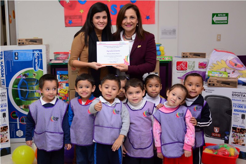 Recibe Sistema DIF Tampico equipamiento y material didáctico