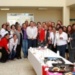 Pablo y personal del Gobierno estatal parten la Rosca de Reyes