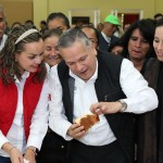 Comparte Gustavo Torres rosca de reyes con representantes de consejos de Colaboración Vecinal