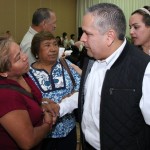 Comparte Gustavo Torres rosca de reyes con representantes de consejos de Colaboración Vecinal