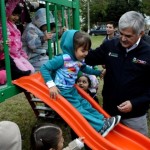 Entrega alcalde JLHC juegos infantiles Entrega alcalde JLHC juegos infantiles