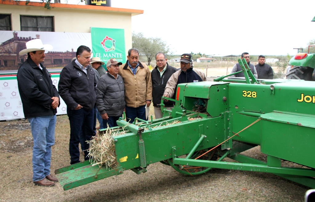 Ganaderos de Nueva Apolonia reconocen gestión de Pablo González