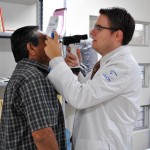 En Mante dan seguimiento a la salud visual de familias vulnerables