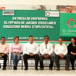 Entrega Pablo uniformes a seleccionados de la Olimpiada escolar