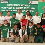 Entrega Pablo uniformes a seleccionados de la Olimpiada escolar