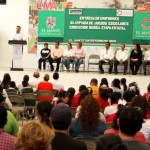 Entrega Pablo uniformes a seleccionados de la Olimpiada escolar