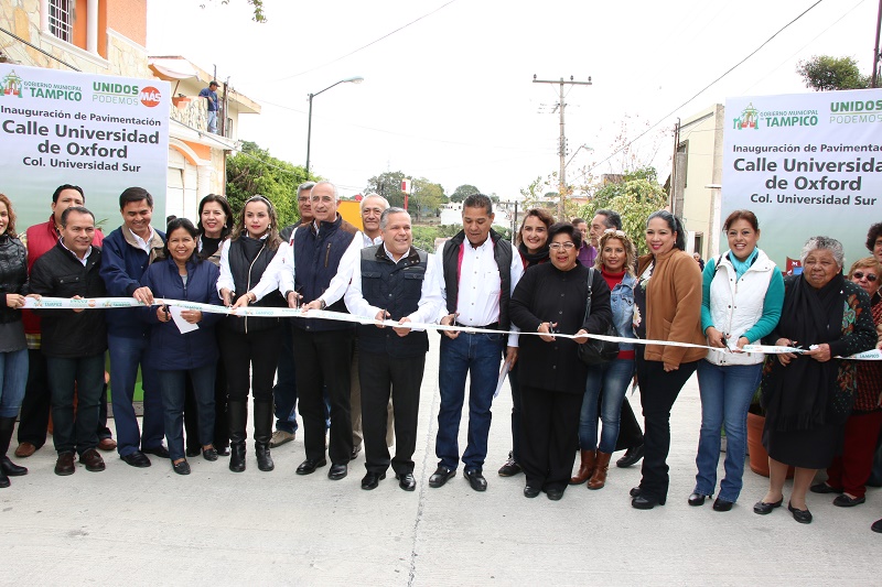 "Con visión de verdadero desarrollo urbano avanza nuestro programa de pavimentación": Gustavo Torres