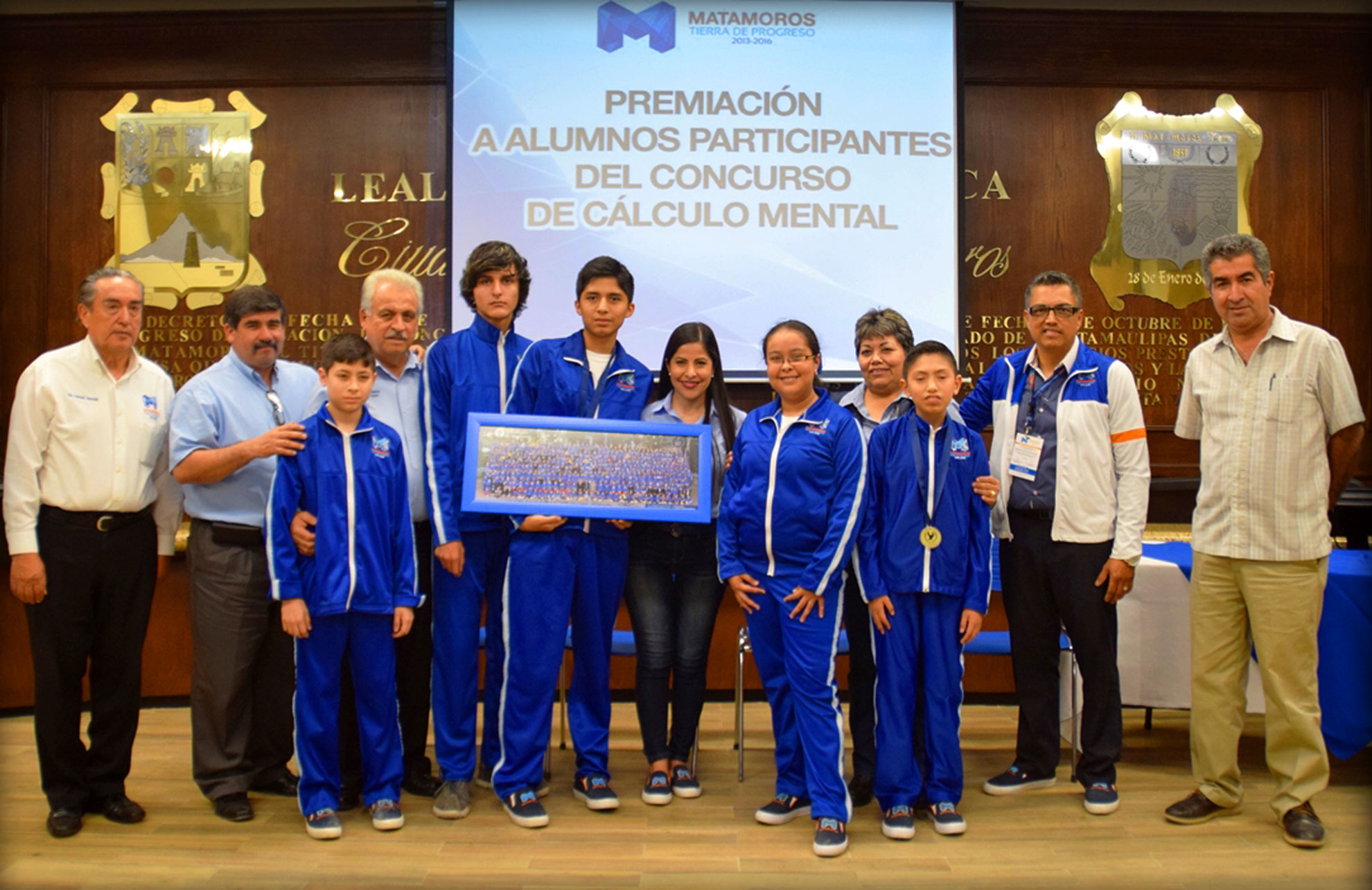 Gobierno de Lety Salazar premia a los estudiantes triunfadores
