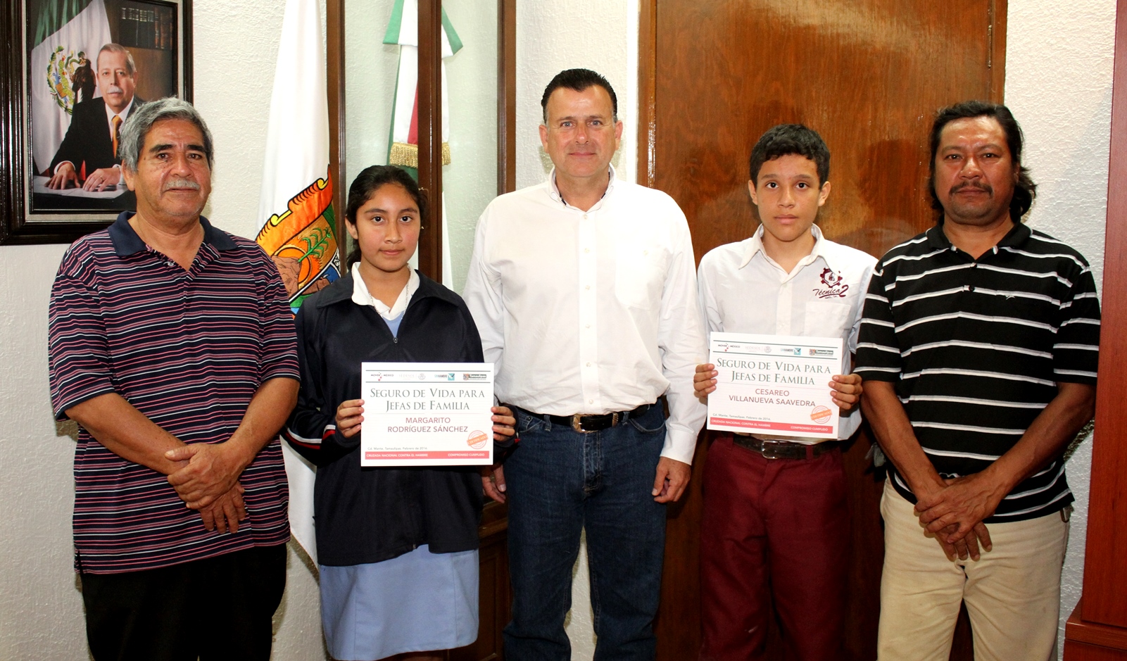 Entregan apoyos del Seguro de Vida para Jefas de Familia