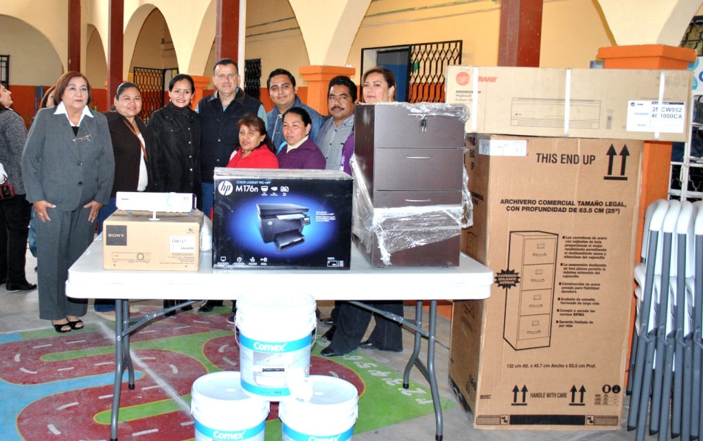 Llega más equipo e infraestructura a escuelas