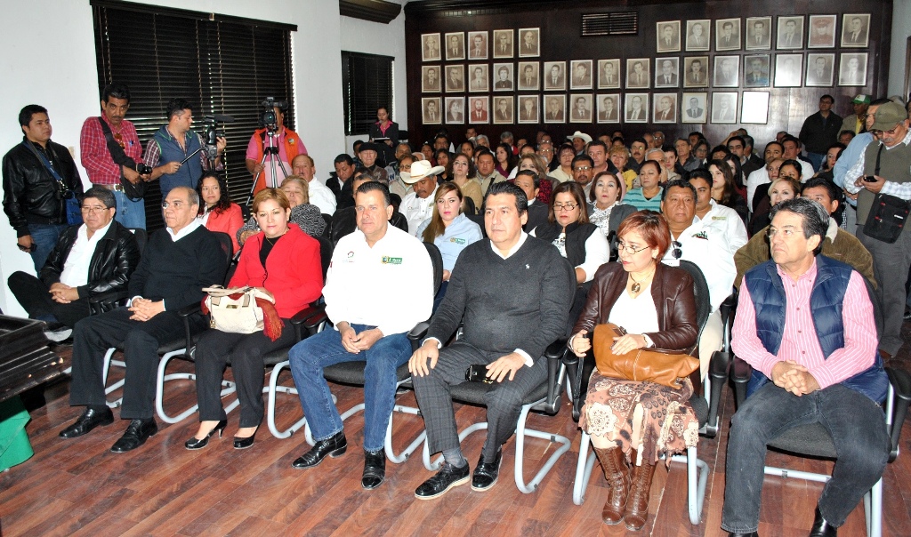 Presenta Pablo plan de obra 2016