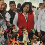 Pasean mujeres entre la equidad y cultura de México