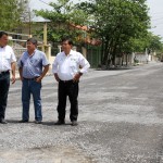 Supervisa Alcalde obra de pavimentación de calle Calderas