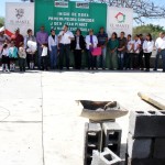 Coloca Alcalde la primera piedra de desayunador