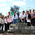 Coloca Alcalde la primera piedra de desayunador