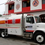 Entrega Pablo a Bomberos camión donado por Pemex