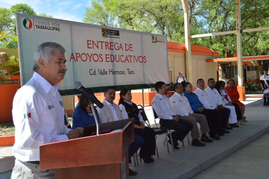 Entrega JLHC recursos al sector educativo por más de 136 mdp