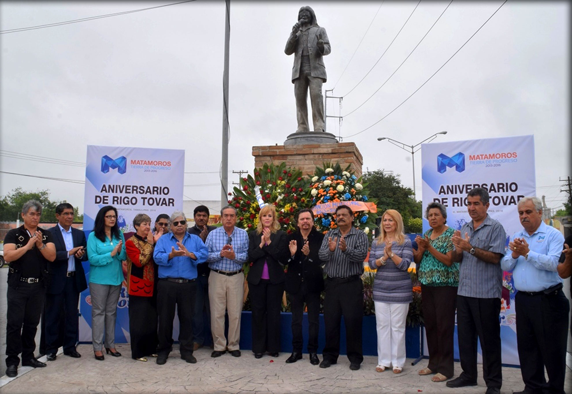 Gobierno de Lety Salazar entrega una ofrenda floral en memoria del ídolo e icono matamorense, Rigo Tovar Gobierno de Lety Salazar entrega una ofrenda floral en memoria del ídolo e icono matamorense, Rigo Tovar