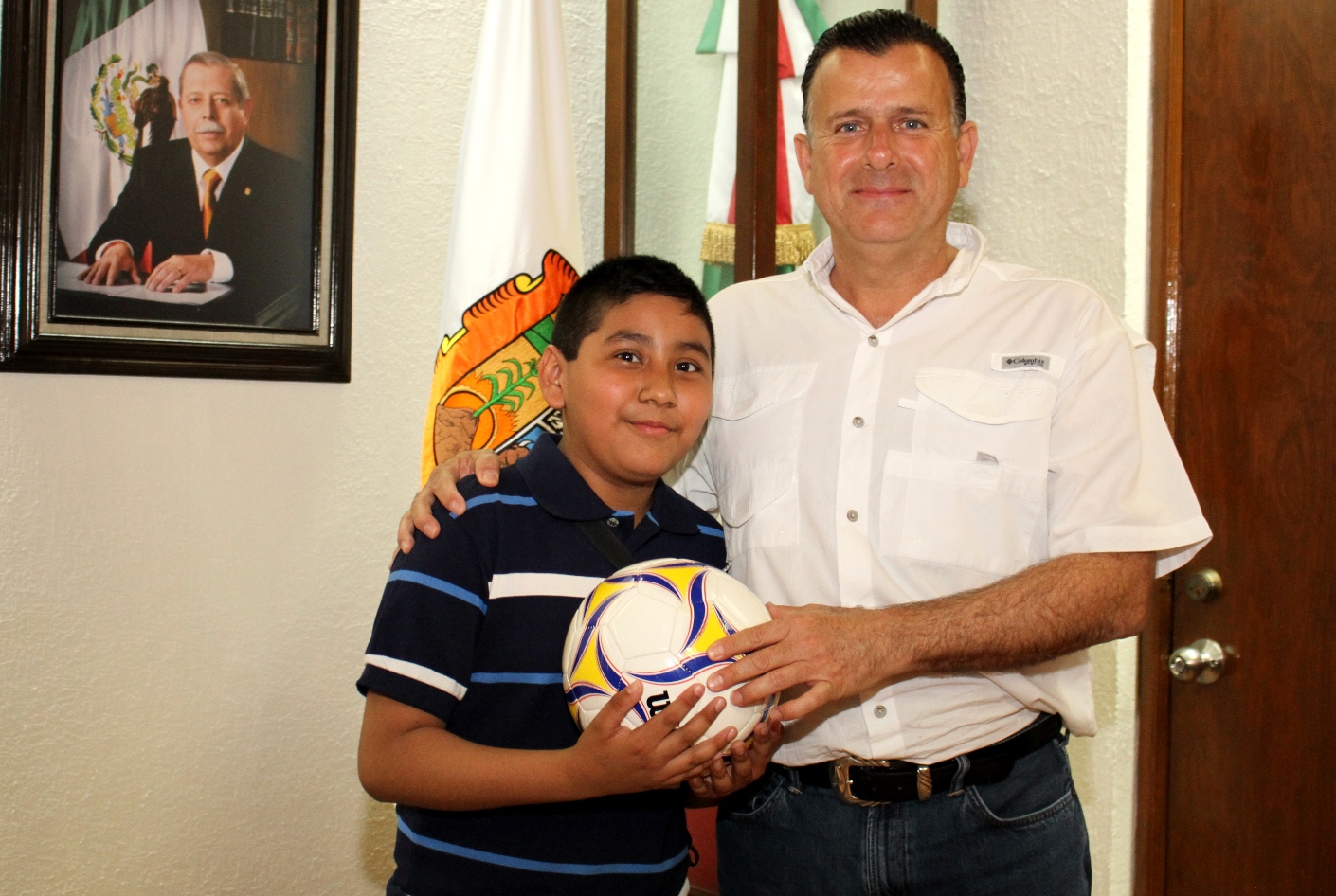 Estudiante de Secundaria cumple su sueño de conocer al Alcalde