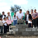 Coloca Alcalde la primera piedra de desayunador
