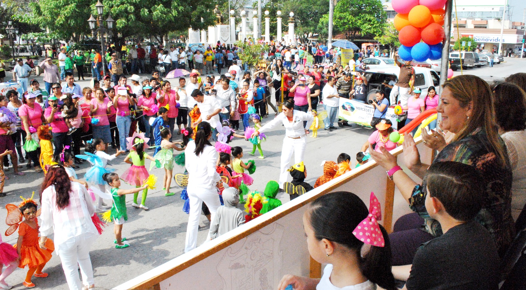 Preside Verónica Desfile de la Primavera 2016