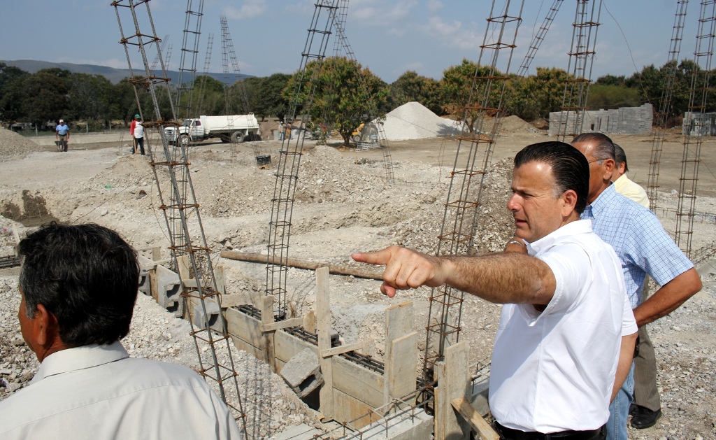 Supervisa Pablo construcción del Centro Integral de Justicia