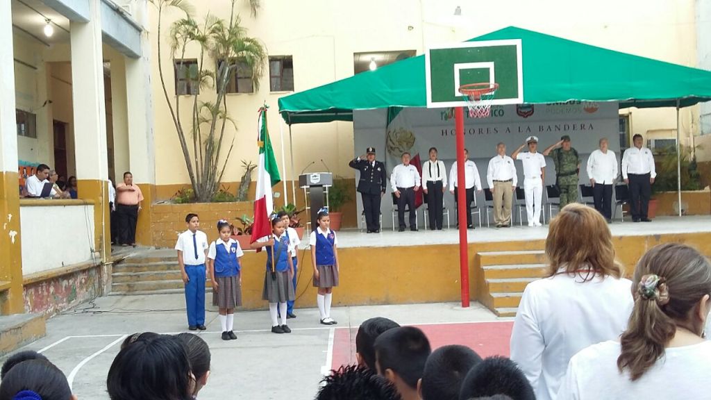 Efectuó el ayuntamiento de Tampico ceremonia cívica en la primaria Juana de Asbaje y Ramírez