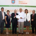 Entrega alcalde Gustavo Torres medalla al Mérito Educativo “Lauro Aguirre” a la profesora Martha Barroso Maya