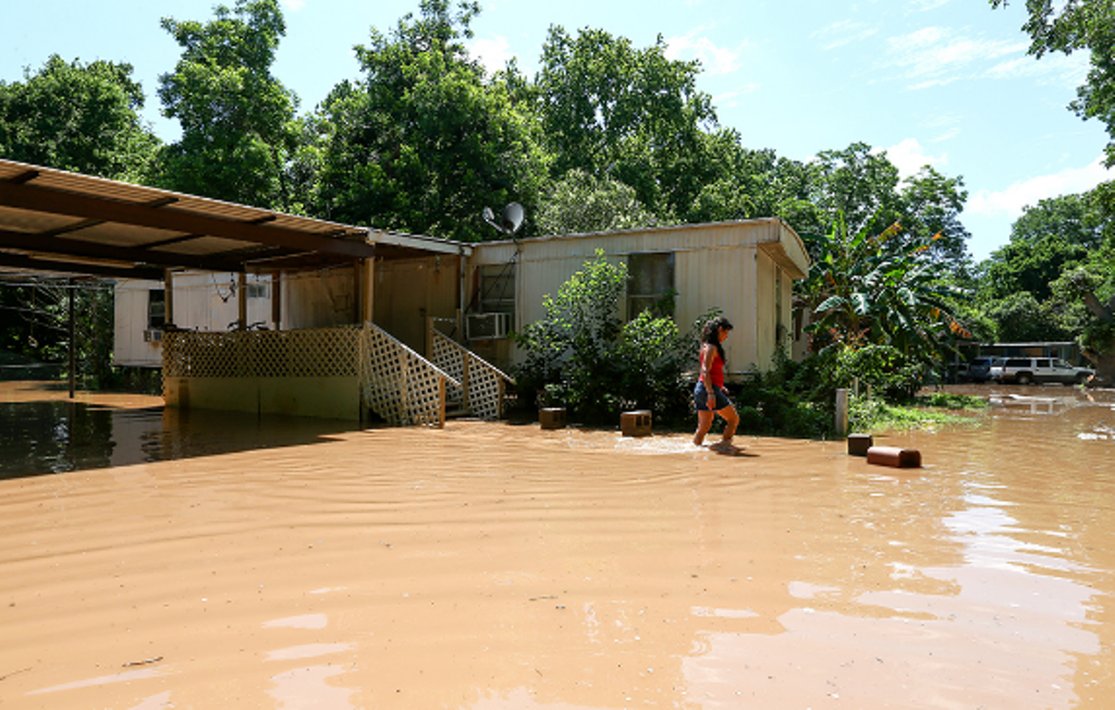 Al menos 6 muertos en Texas por lluvias torrenciales