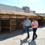 Últimos preparativos para el tianguis artesanal
