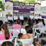 Reciben grupos vulnerables estímulos económicos del DIF