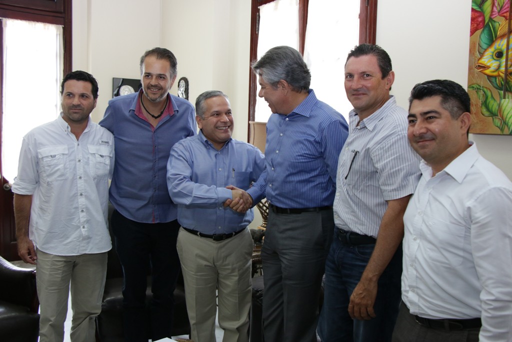 Recibe Gustavo Torres Salinas a directivos de la “Jaiba Brava’’ del Tampico-Madero