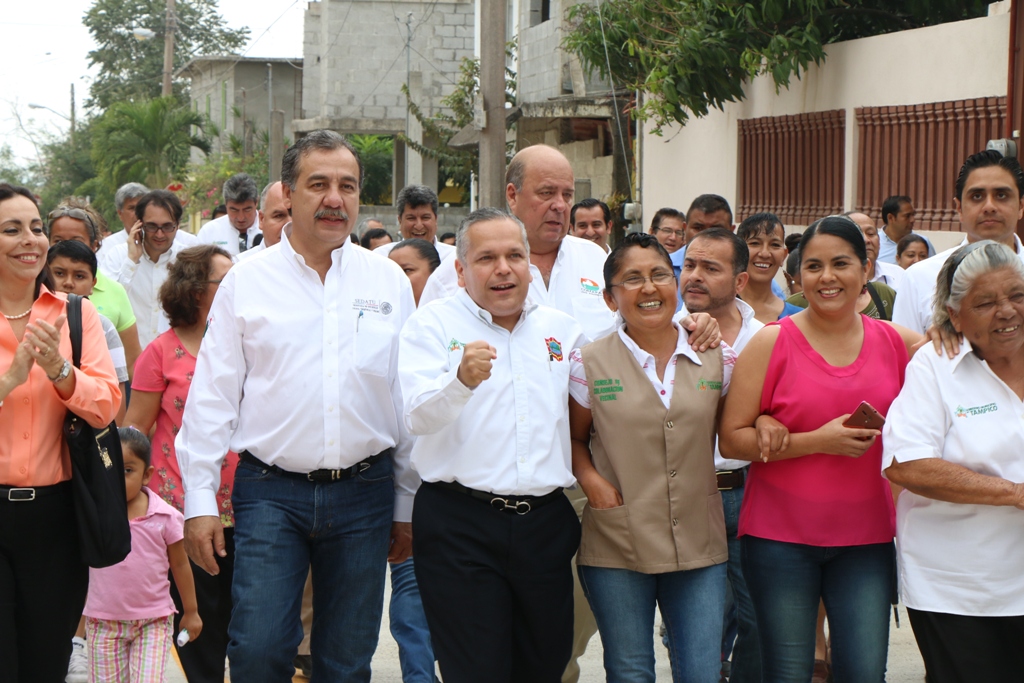 Fortalece Gustavo Torres el desarrollo integral de la colonia Jardines de Champayán