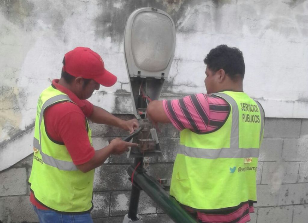 Trabaja Gobierno de Tampico en el mejoramiento del alumbrado público