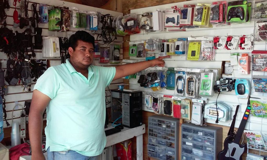 Inician operaciones comerciantes del ex macalito en terrenos de la Laguna del Carpintero