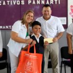 Entregan Pablo y Verónica estímulos educativos de Pannarti