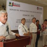 Entrega el alcalde 42 acciones de "piso firme"