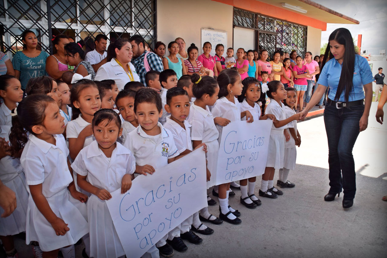 Arranca la alcaldesa Lety Salazar más obras de construcción de aulas y comedores escolares Arranca la alcaldesa Lety Salazar más obras de construcción de aulas y comedores escolares